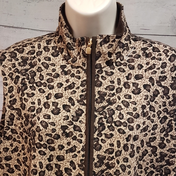 Allison Daley Vest - Picture 6 of 7